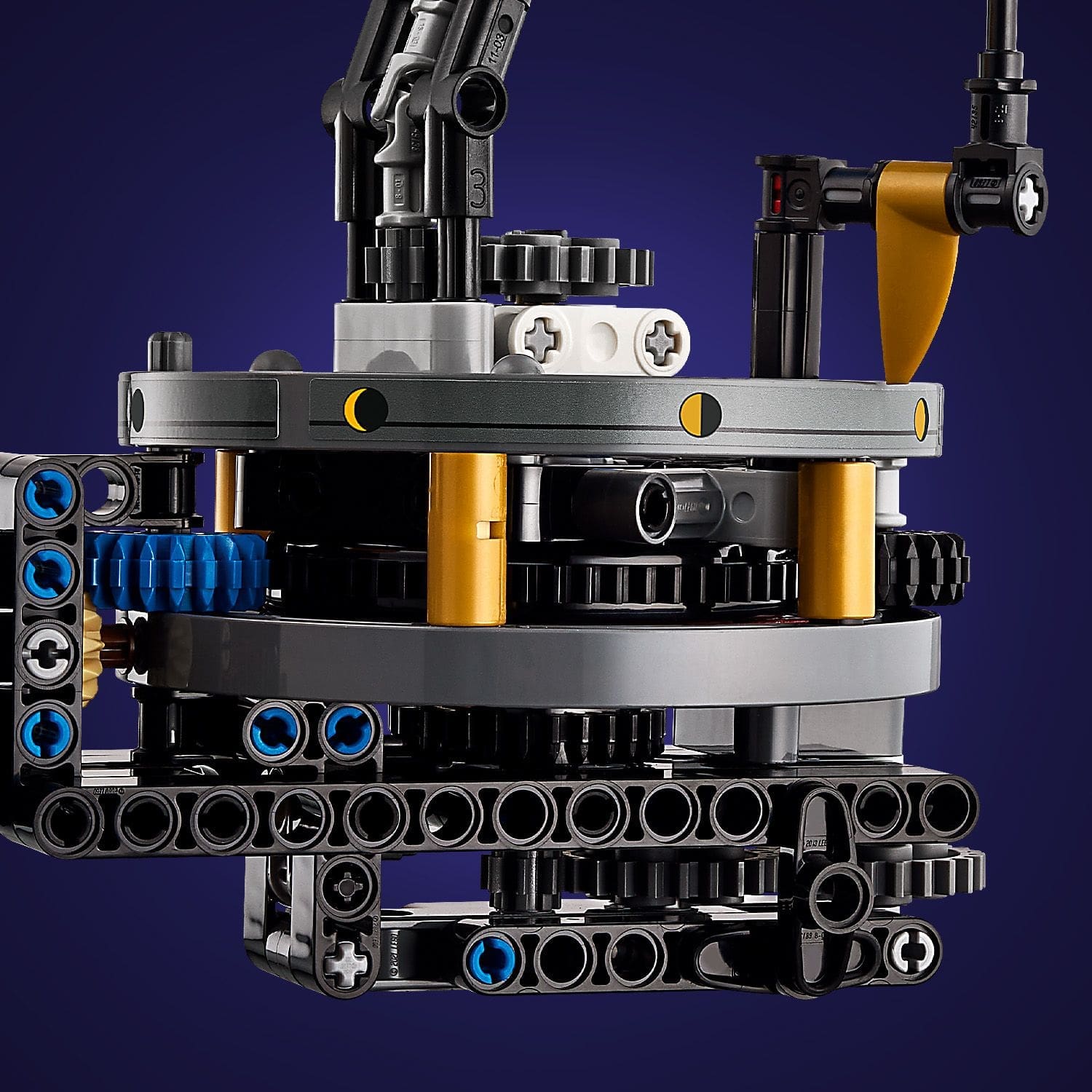 Lego Technic Planeta Terra e Lua em Orbita 10+ - Image 6